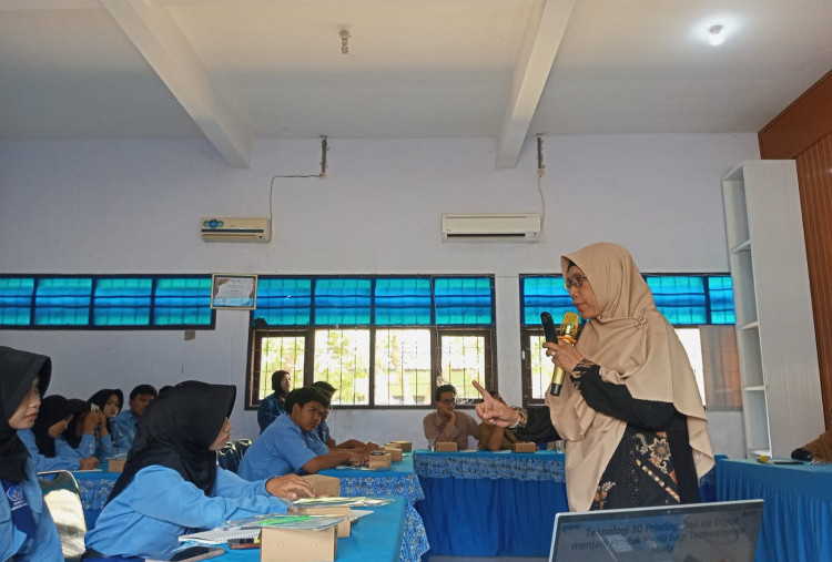 Berikan Pelatihan Technopreneur kepada Siswa SMK: Pengabdian Masyarakat Unair di SMKN 1 Singgahan, Tuban