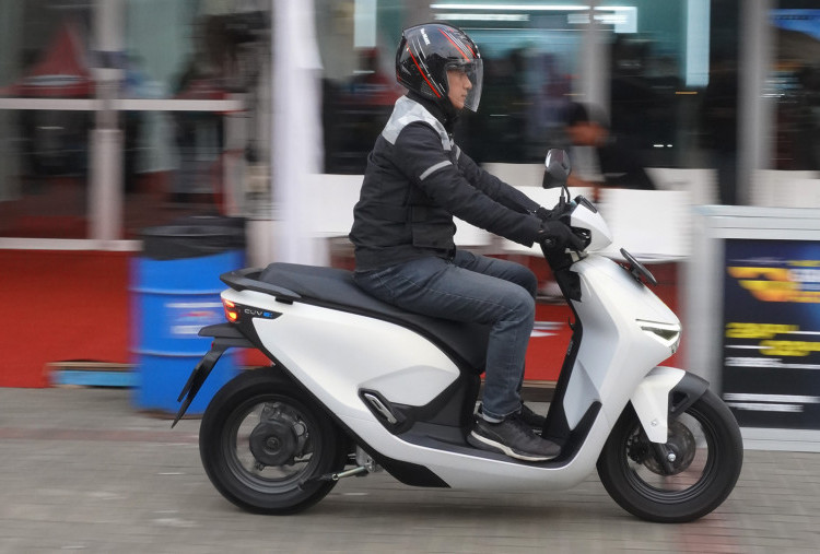 Biar Awet dan Irit, Ini 5 Poin Tips Aman dan Nyaman Berkendara Motor Listrik Honda