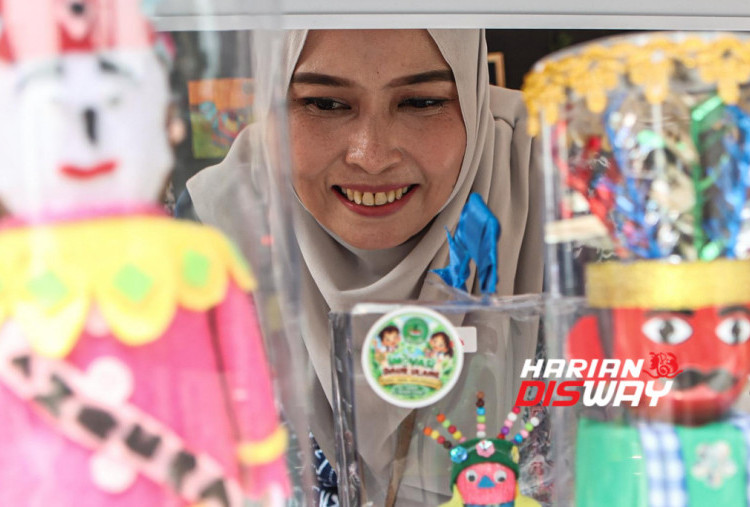 Melalui kegiatan tersebut, anak-anak diajak mengenal nilai solidaritas sekaligus berkontribusi dalam upaya membantu pemulihan korban bencana. Beragam aktivitas menjadi ruang bagi mereka untuk belajar, bermain, dan mengekspresikan kepedulian. Foto: Hanung Hambara/Harian Disway