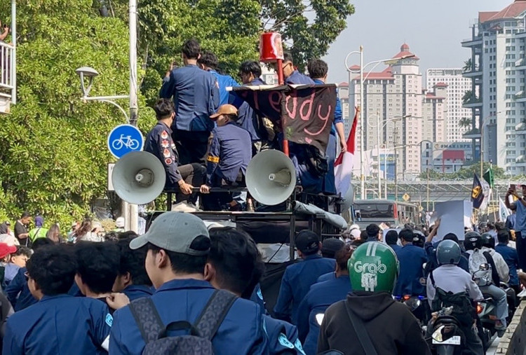Lagu Darah Juang Berkumandang, Mahasiswa Trisakti Mulai Padati Tugu 12 Mei