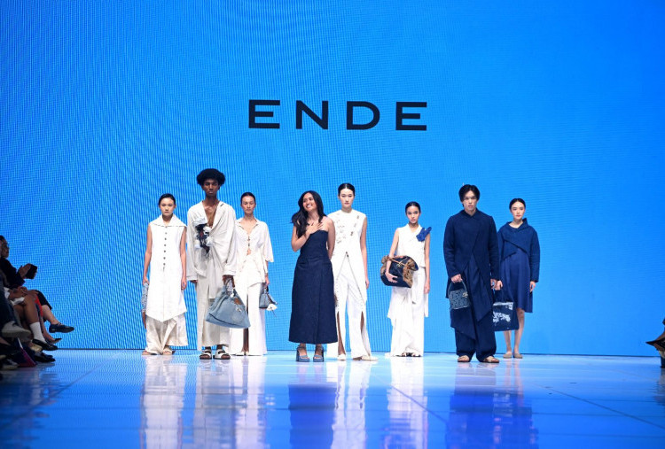 Keren! Dari Donasi Denim Bekas, ENDE Sulap Koleksi Ini Jadi Fashion Elegan 