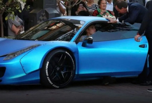 Justin Bieber Masuk Black List Ferrari karena Lelang dan Ganti Warna Mobil 