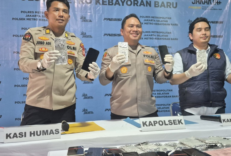 Tak Disangka, iPhone Milik Istri Pelatih Persija Ditemukan di Tumpukan 225 HP Curian