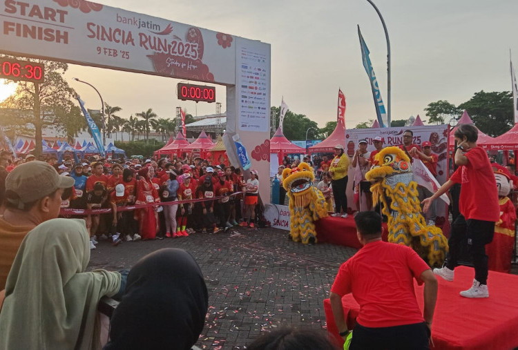 Euforia Sincia Run 2025, Lautan Merah Emas di Pakuwon City Mall