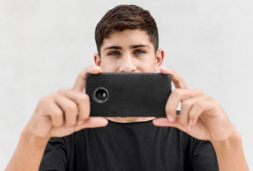 Mau Beli HP dengan Kualitas Kamera Selfie Terbaik 2024? Ini 3 Rekomendasinya