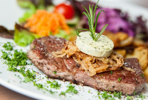 Resep Steak Sapi Lada Hitam Lembut dan Juicy, Pilihan Tepat Habiskan Stok Daging Kurban