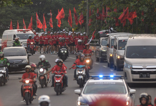 Rakernas V PDIP ini mengambil tema 'Satyam Eva Jayate, Kebenaran Pasti Menang' dengab sub tema 'Kekuatan Kesatuan Rakyat, Jalan Kebenaran Yang Berjaya'.