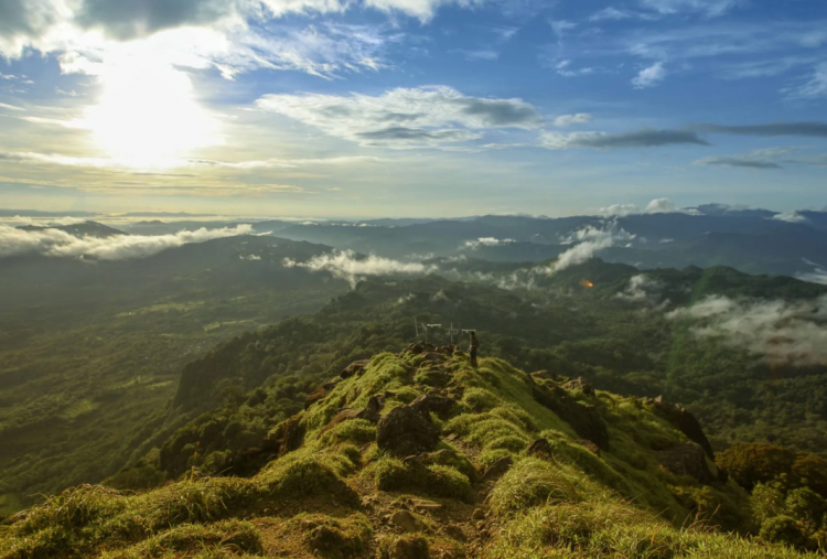 Gunung Bulusaraung Destinasi Wisata Favorit Pendaki Sulawesi Selatan, Titik Lokasi Pesawat ATR 42-500 Terjatuh