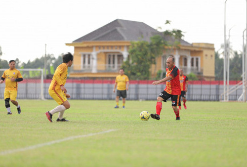  Pj Bupati Apriyadi Pimpin Muba Old Star Tekuk Jurnalis FC Palembang