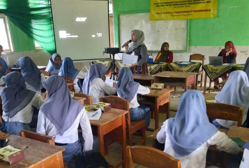 PKM Universitas Teknokrat Indonesia Sasar SMK Islam Adiluwih Pringsewu 