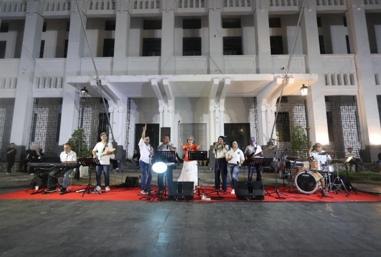 Rangkaian Perdana Tanjung Perak Jazz 2025 di Kota Lama Surabaya, Victor and Friends Berkolaborasi dengan Indah Kurnia