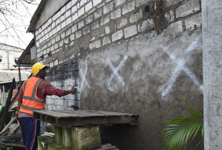 Bangunan di Bantaran Kalianak Surabaya Dibongkar setelah Lebaran