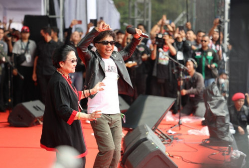 SLANK dan Megawati Asyik Nyanyikan 'Kamu Sudah Berjanji, Jangan Ingkari Janji', Sindir Jokowi?