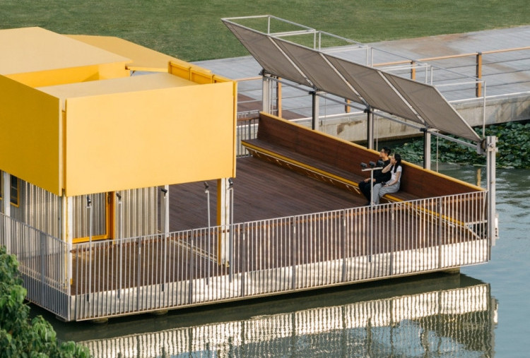 Bloom Box, Desain Kafe Unik dengan Fasad Dinamis