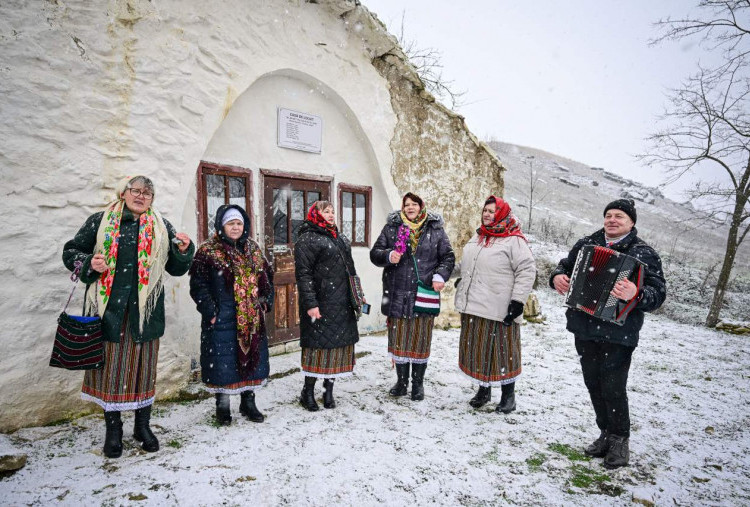 Mengenal Desa Rogojeni di Moldova, Versi Riil Desa Hobbit “The Lord of the Rings”