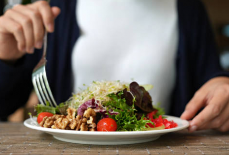 6 Makanan Bernutrisi Tinggi untuk Memperkuat Imun Tubuh Secara Alami