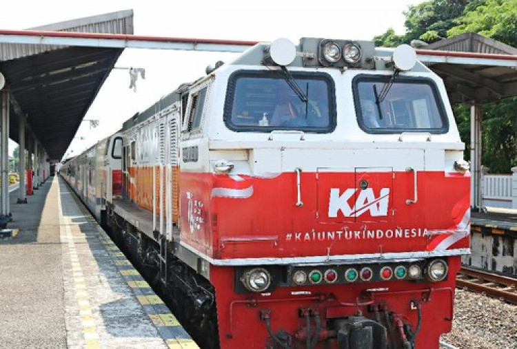 Status Gunung Anak Krakatau Siaga, KAI Pastikan Perjalanan Kereta di Daop 1 Tetap Normal