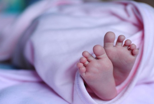 Viral Bayi Lahir dengan 4 Tangan dan 4 Kaki, Dianggap Sebagai Reinkarnasi Dewi Hindu