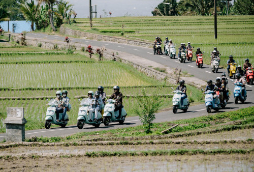 Kolaborasi Apik Indonesia dan Italia, Vespa Batik Riding Serentak di Hari Batik Nasional