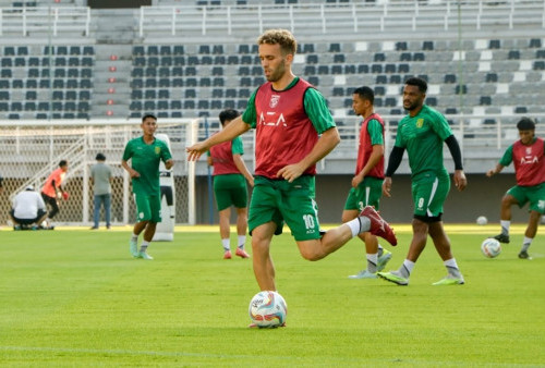 Official Training Persebaya vs Barito Putera: Paulo Victor dan Makan Konate Comeback