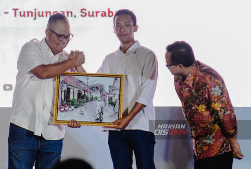 Rangkaian Festival Peneleh mencakup berbagai kegiatan menarik seperti Lomba Sapta Pesona, upacara pembukaan, Pasar dan Hiburan Rakyat Peneleh, serta Peneleh Heritage Track. Sementara itu, JCC menampilkan Lomba Story Produk Kopi, workshop, talkshow business matching dan cupping experience, showcasing UMKM Kopi Jawa, Fun Walk, Latte Art Competition, Teatrikal Nyala Gunungsari, dan puncak acara Semarak JCC & Festival Peneleh 2024.