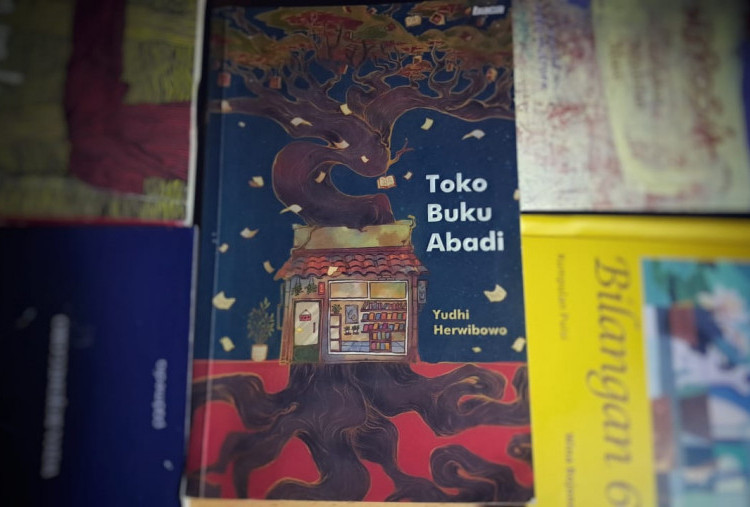 Catatan Buku Toko Buku Abadi: Memanen Bahagia di Pohon Buku