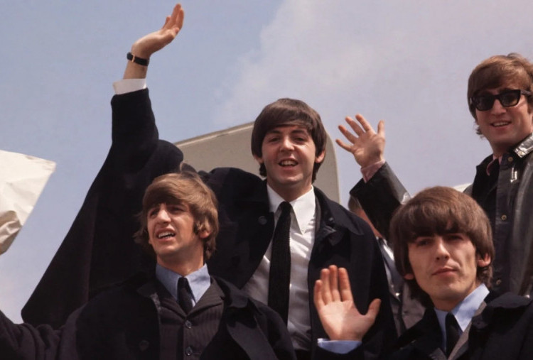The Beatles pada 1965, Momen Pertama Kali Terima Penghargaan Kerajaan Inggris