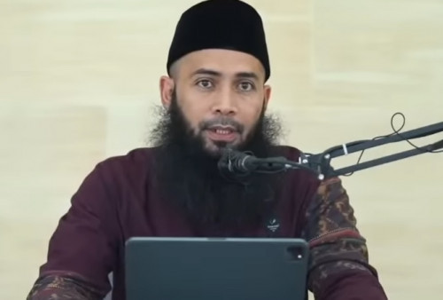 Profil Ustaz Syafiq Basalamah, Lulusan Universitas Islam Madinah S3 dengan Predikat Cum Laude