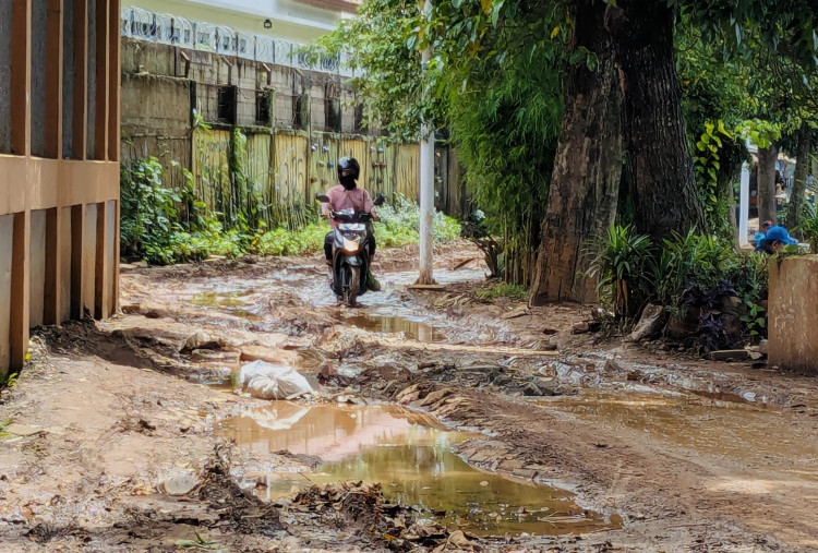 Jalan Wisata Budaya Setu Babakan Rusak Parah, Pramono: Kami Atensi Khusus