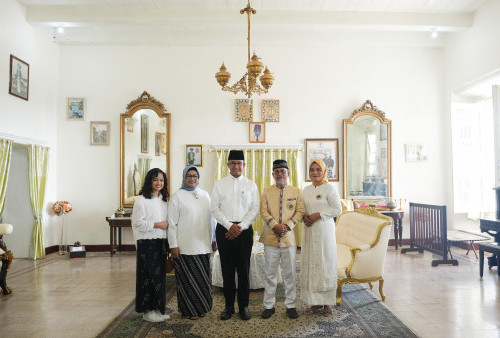 Bertemu Keluarga Besar Sultan Ternate ke-49, Anies Rasakan Kehormatan Besar