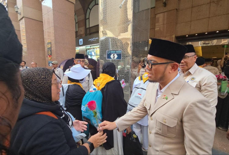 Jemaah Haji Gelombang Kedua Tiba dari Makkah, Disambut Wamenhaj di Madinah