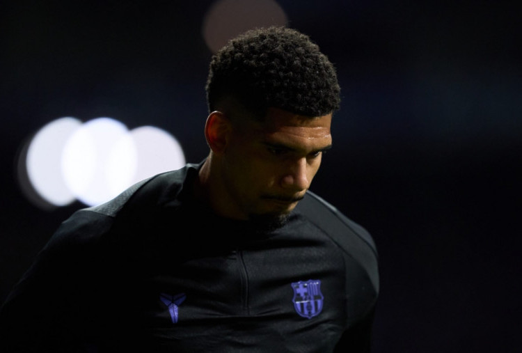 Krisis di Jantung Pertahanan: Araujo Dikritik, Barcelona Incar Pengganti Baru