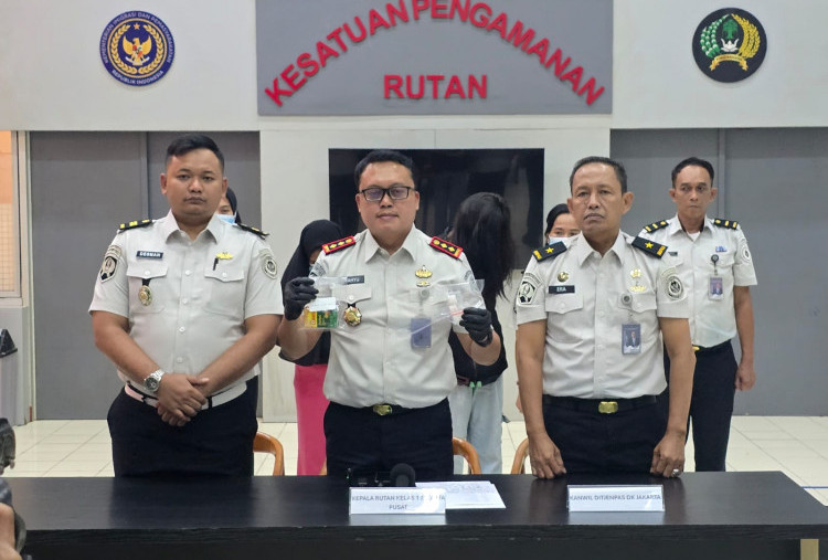 Sigap! Rutan Salemba Gagalkan Penyelundupan Narkoba Cair yang Disamarkan dalam Obat Batuk