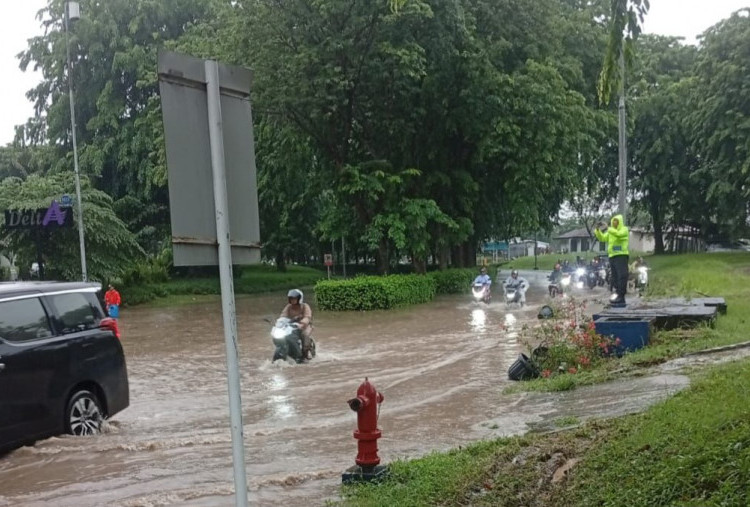 Perimeter Utara Bandara Soetta hingga Jalur Soewarna Arah Cargo Terendam Banjir, Motor Jangan Nekat Lewat!