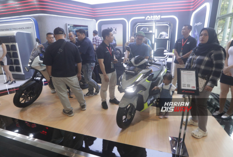 Honda juga memperkenalkan New Honda Vario Evo 160 dengan desain yang lebih sporty, penyegaran fitur, serta mesin 160cc eSP+. Di sisi lain, Honda CUV e: menjadi representasi komitmen perusahaan terhadap elektrifikasi melalui dukungan sistem Honda Power Pack Exchanger e: untuk penukaran baterai. Sementara itu, Honda PCX160 RoadSync dan Honda ADV160 RoadSync menawarkan konektivitas smartphone bagi pengendara yang mengutamakan mobilitas harian maupun perjalanan touring.