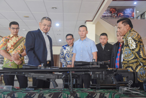 KASAD Thailand Intip Pabrik Senjata Pindad, Kagum dengan Kualitas Senjata Indonesia