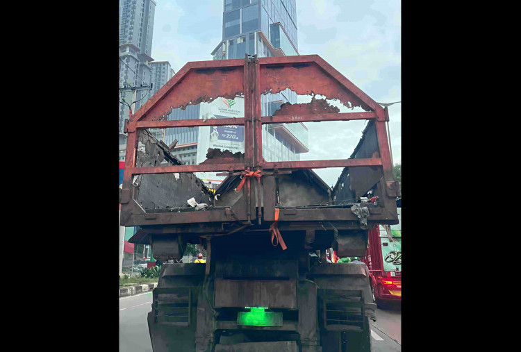 Viral Truk Sampah Rusak di Bagian Belakang Tetap Beroperasi, Tri Adhianto: Bukan Milik Pemkot Bekasi