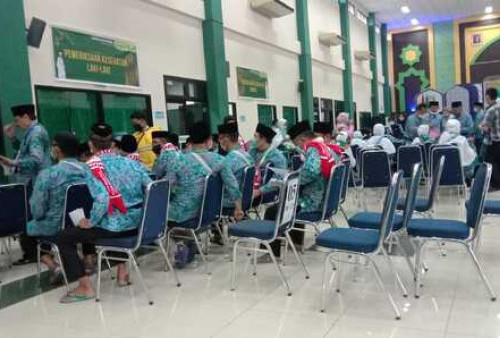 148 CJH OKU Dilepas Menuju Asrama Haji Palembang