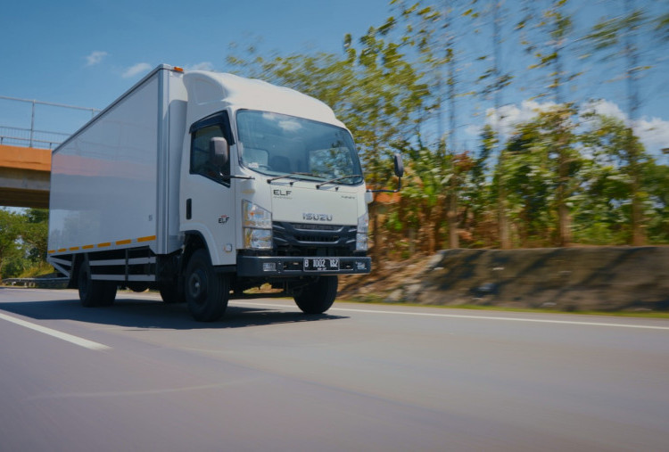 Tips Safety Driving Pengemudi Truk dari Isuzu Menjelang Nataru