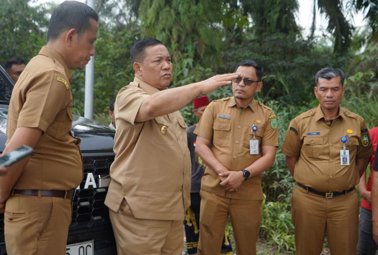 Plt Gubernur Riau Pastikan Jalan Lintas Siak–Pekanbaru Mulus Sebelum Lebaran