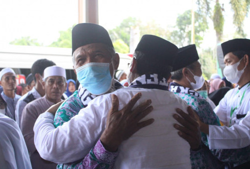 Pelepasan Calon Jemaah Haji di Bangka Tengah Berlangsung Haru