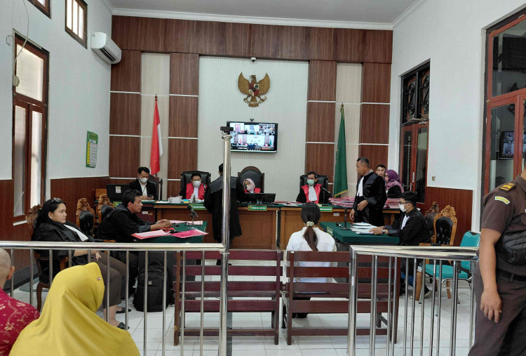 Jadi Perantara Ganja, Warga Surabaya Dituntut 3,5 Tahun Penjara dan Denda Rp1 Miliar