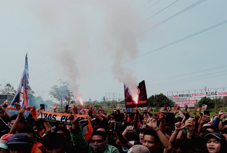 The Jakmania Cari Bambang Pamungkas Usai Persija Kalah dari Persib: Mana Nih Bepe?
