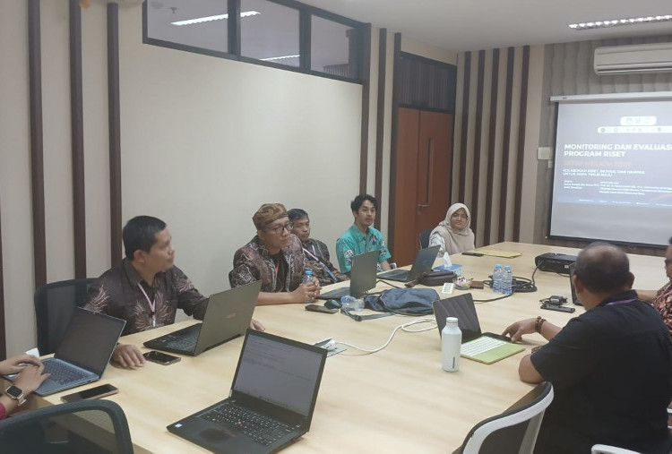 Riset Ekonomi Hijau Bromo Lab MaBuRag UNAIR Diperkuat Masukan Reviewer Riskolab Jatim Melaju