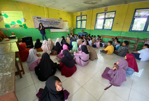 Sesi Ketiga Safari Literasi Asik Rotary Club of Surabaya Persada di MIM 22 Sugihwaras