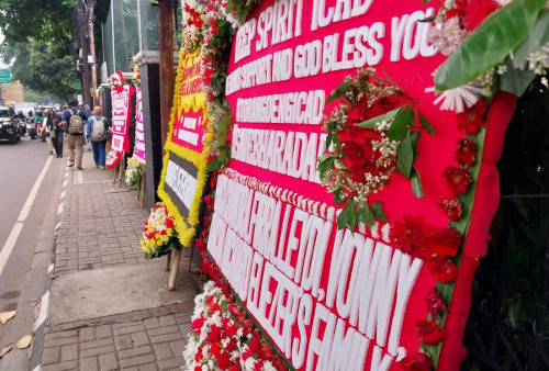 Karangan Bunga di PN Jaksel Bertambah, Ibu-Ibu Online: Save Bharada E