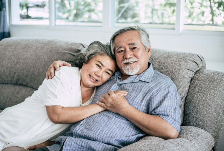 Lansia Tak Mampu Puasa dan Tak Sanggup Bayar Fidyah, Apa Hukumnya?