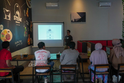 Tujuan dari Workshop smartphone photography yang ada ini agar para fotografer pemula dan juga masyarakat umum yang memang hobi memotret serta memiliki bisnis online yang kerap mengunggah hasil fotonya dimedsos agar dapat mengetahui seluk beluk ilmu photography smartphone guna membantu aktivitas mereka dalam kegiatan sehari-hari.