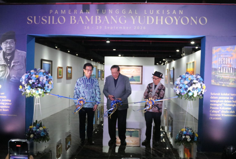 Kian Menikmati Outdoor Painting, Susilo Bambang Yudhoyono Pamerkan 100 Lukisan di Surabaya