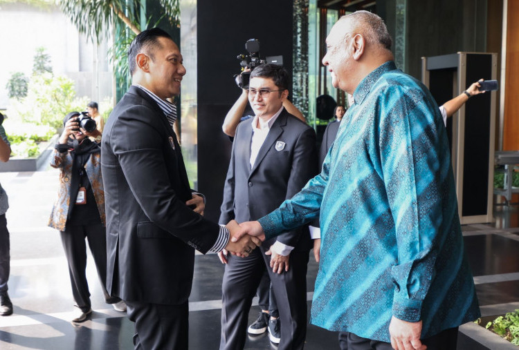 Menko Infrastruktur Dorong Sinergi Pembiayaan Infrastruktur Bersama PERBINA dan Standard Chartered